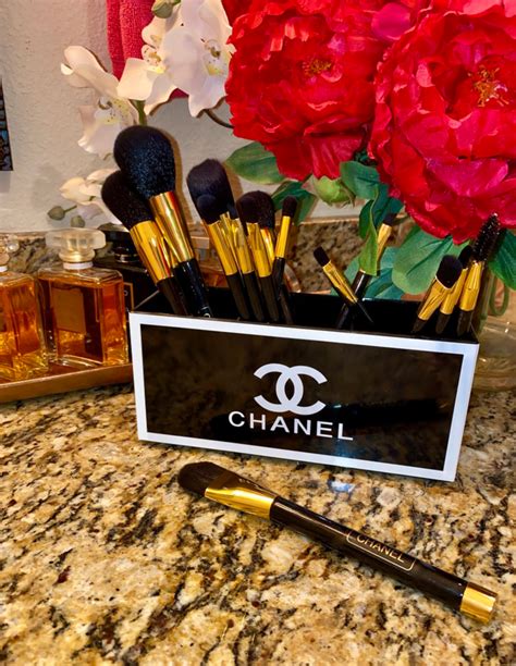 chanel makeup brush case